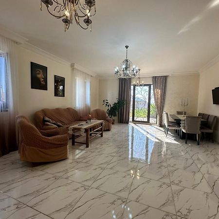 Abo Hotel Jerevan Buitenkant foto